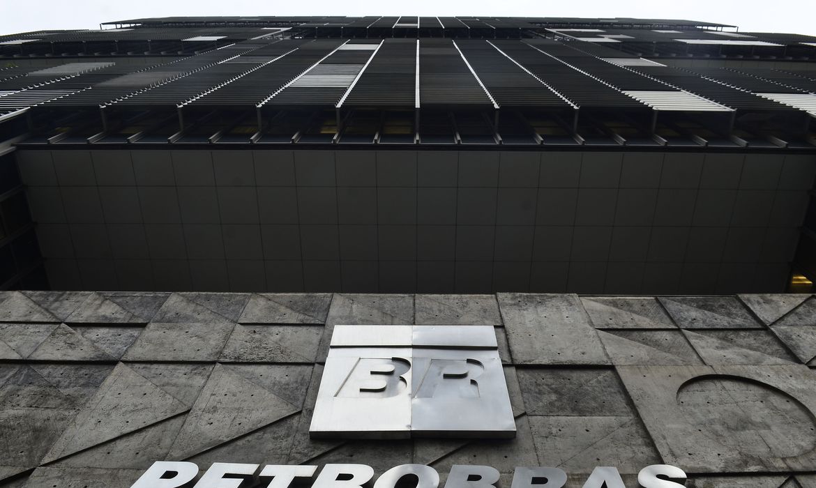 Lava Jato: PF cumpre mandados contra possíveis fraudes na Petrobras