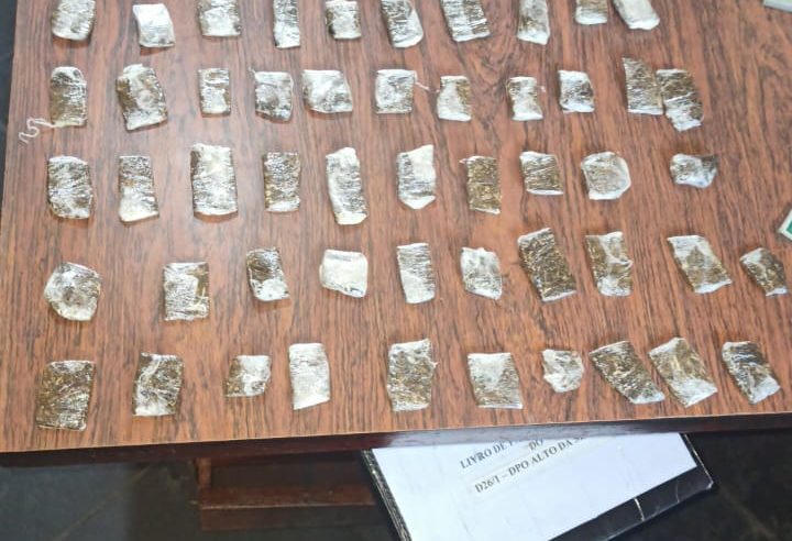 Trio é preso com drogas em ônibus da Trell