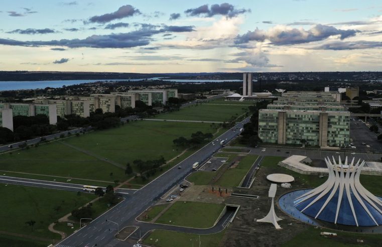 Governo economiza R$ 1 bilhão com trabalho remoto de servidores