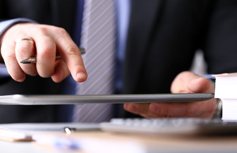 Sancionada, com vetos, lei que simplifica assinatura digital em documento público