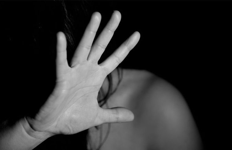 Homem é preso após agredir mulher