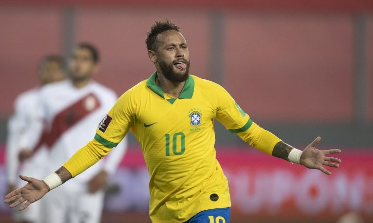 Neymar supera Ronaldo e se torna 2º maior artilheiro da seleção