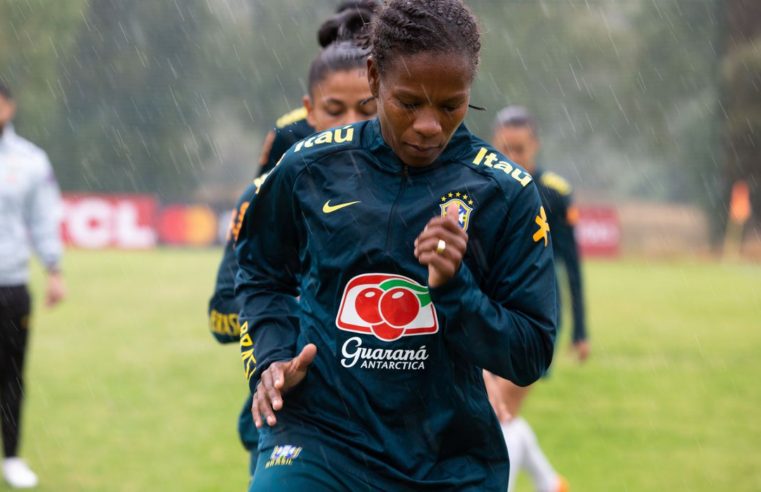Seleção feminina inicia treinos na Europa