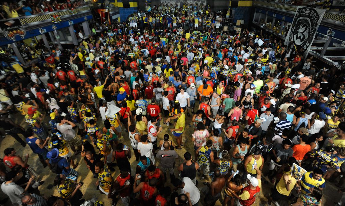 Rio libera quadras de escolas de samba a partir de novembro
