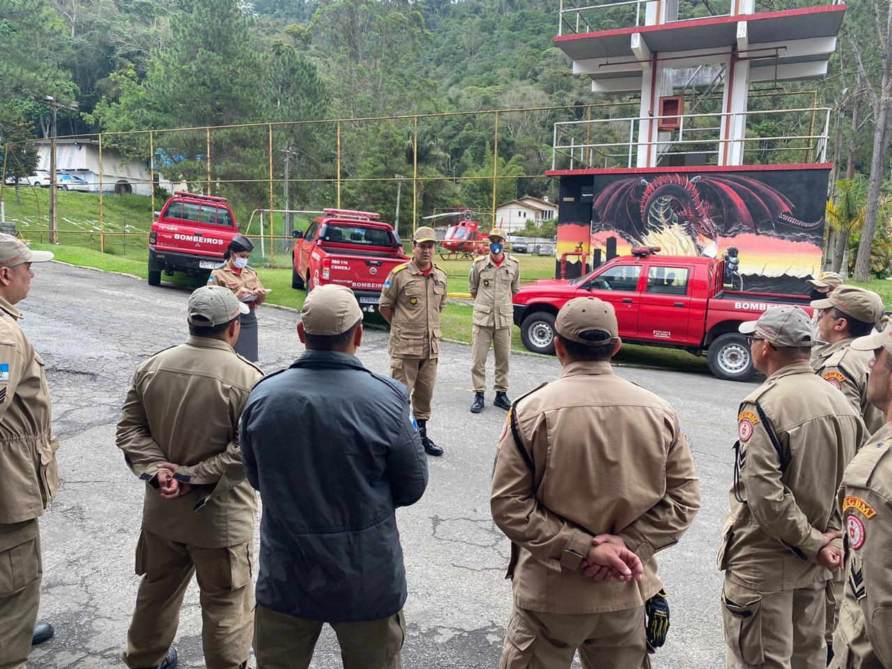 Comandante-geral do Corpo de Bombeiros visita quartéis nas regiões Serrana e Baixada Fluminense