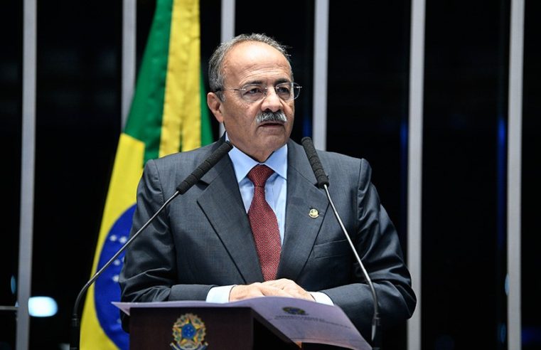 Partidos entram com representação contra senador no Conselho de Ética