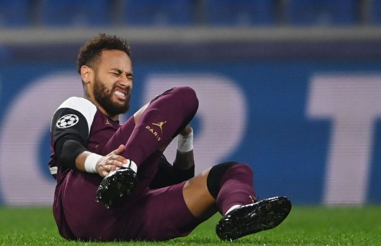 Técnico do PSG confirma lesão de Neymar e prevê volta após 3 semanas