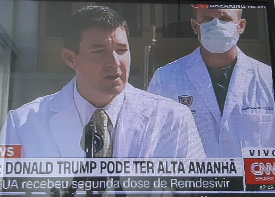 Presidente dos EUA, Donald Trump, pode ter alta nesta segunda-feira
