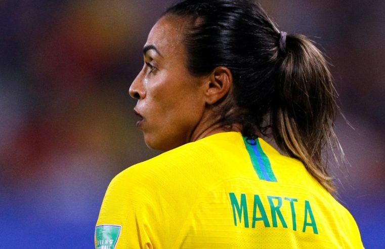 Marta é cortada da seleção feminina após testar positivo para covid