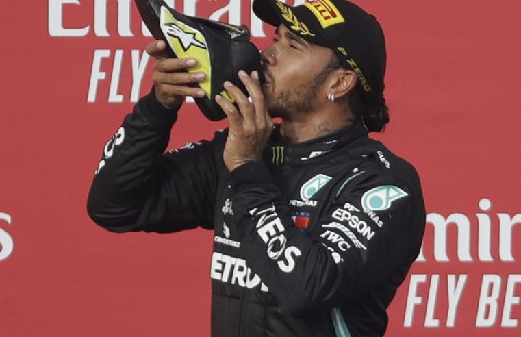 Hamilton ganha em Ímola e fica a uma corrida do hepta da Fórmula 1