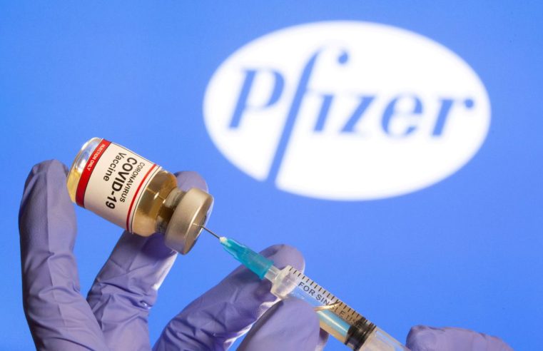 Covid-19: Ministério da Saúde se reúne com equipe da Pfizer