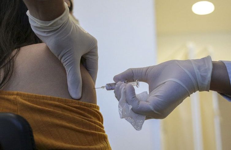 Fiocruz produzirá vacina contra Covid-19 desenvolvida pela Universidade de Oxford