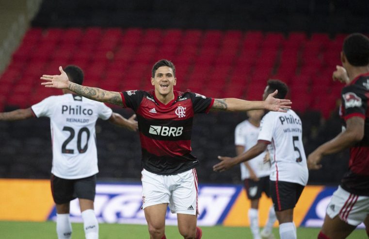 Pedro brilha, Flamengo bate Athletico e prossegue na Copa do Brasil