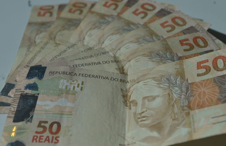 Contas públicas registram saldo positivo após oito meses de déficit