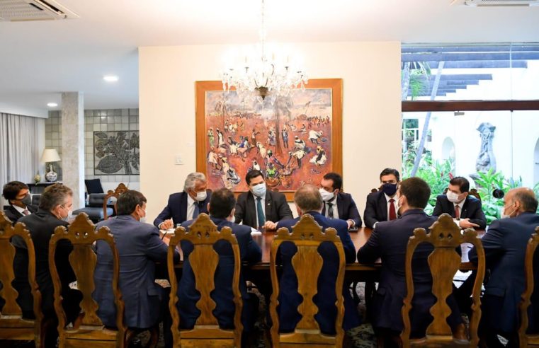 Governador participa de reunião sobre votação do PLP 101/20 com o presidente da Câmara dos Deputados, Rodrigo Maia. Cláudio Castro também encontrou presidente do Senado Federal, Davi Alcolumbre.