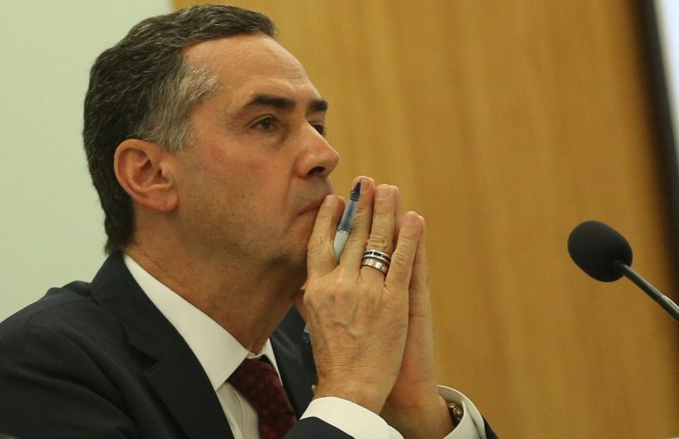 Ministro Barroso justifica pane no e-Título e faz primeiro balanço das eleições