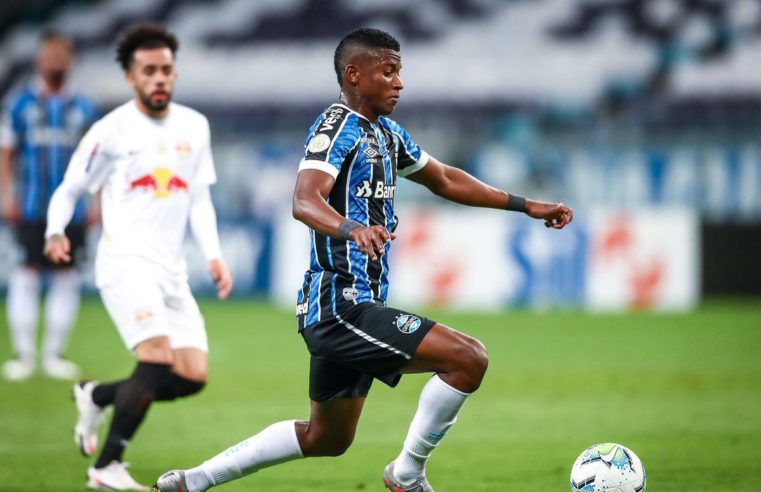 Grêmio amplia série invicta no Brasileiro e devolve Bragantino ao Z-4