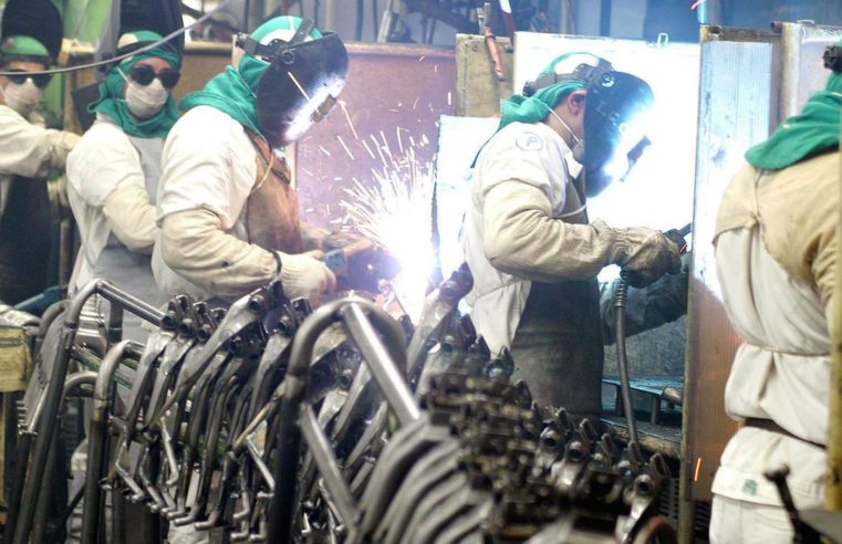 Produção industrial avança 2,6% em setembro, aponta IBGE