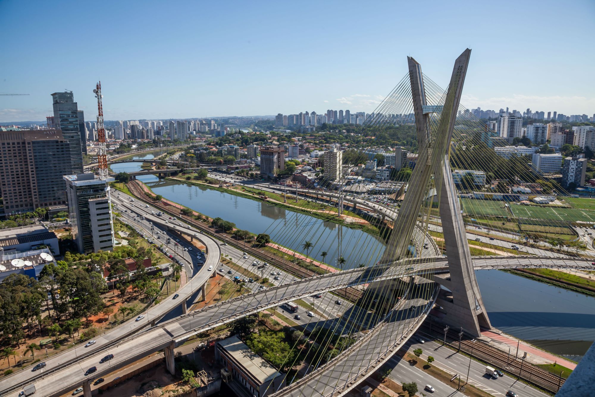 Comércio e bancos abrem normalmente em São Paulo nesta sexta-feira (20)