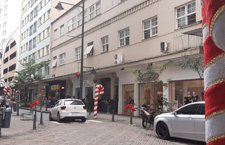 Adereço de natal da Rua 16 de Março é furtado