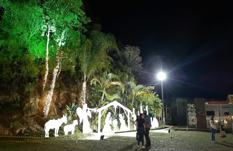 Feirinha de Itaipava tem natal iluminado: é a Feirinha de Luz