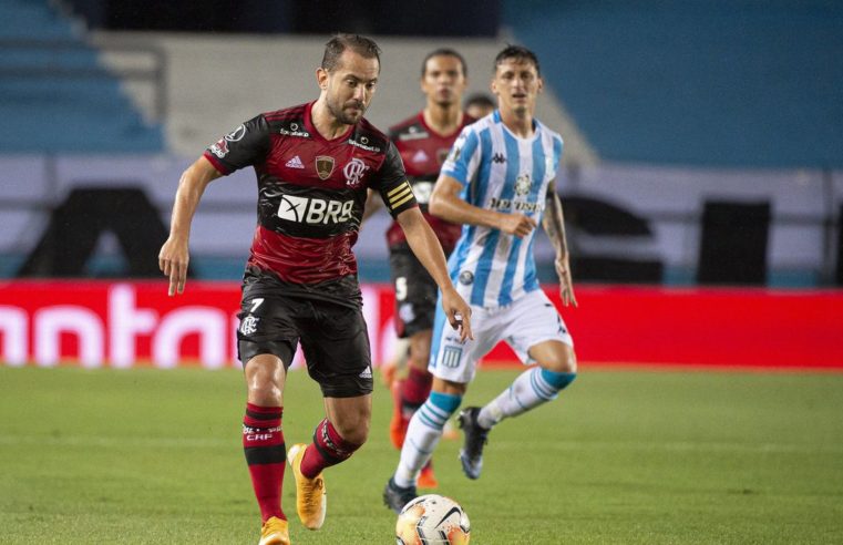 Flamengo encara Racing por vaga nas quartas da Libertadores