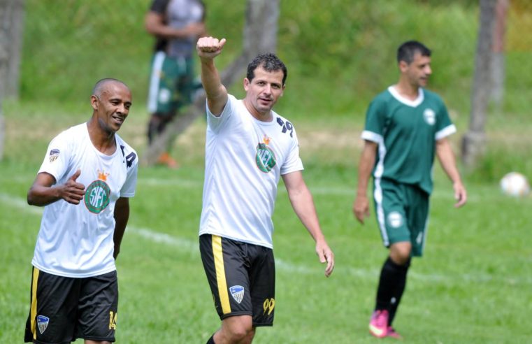 Semifinais do Futebol Master acontecem neste domingo (06)  em Petrópolis