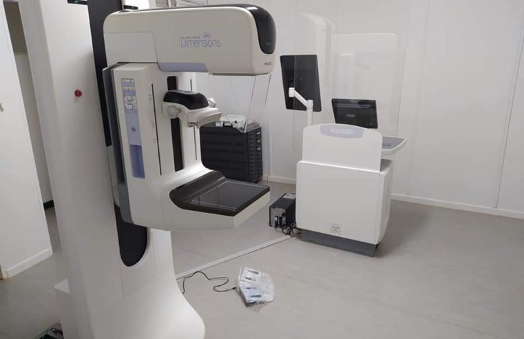Centro de Saúde recebe  novo mamógrafo. Equipamento vai realizar até 600 exames por mês. Previsão é de que os atendimentos tenham início no dia 04.01