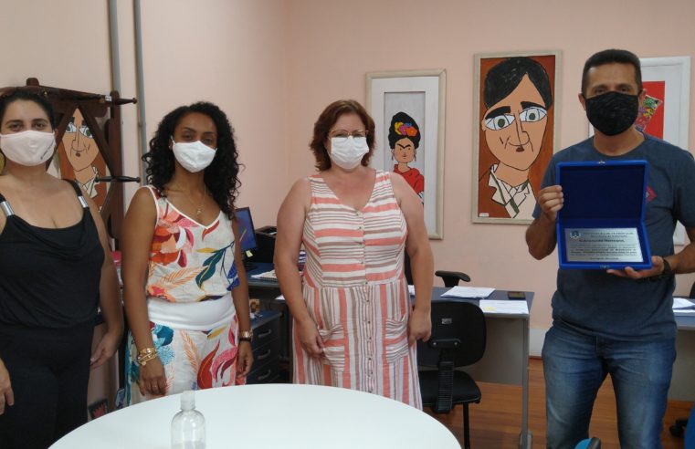 Secretaria de Educação faz homenagem ao subtenente Hermann, da Polícia Militar