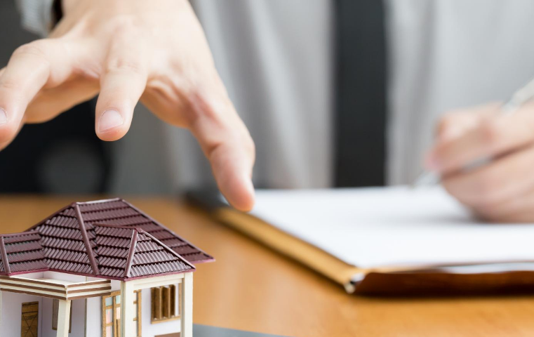 STF concede liminar que suspende despejos e remoções durante a pandemia