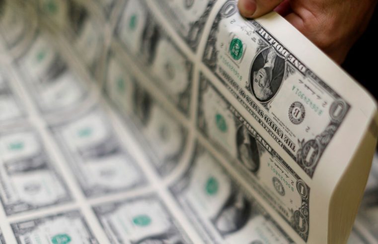 Dólar sobe para R$ 5,17 influenciado por exterior