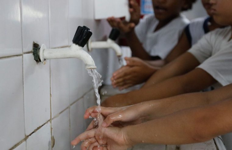 Mais de 20% das crianças estudam em escolas sem saneamento básico