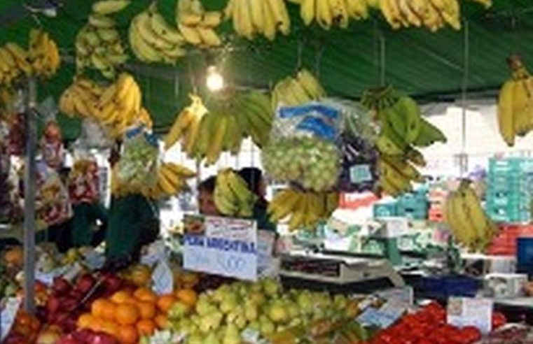 A tradicional Feira Livre, na Rua Souza Franco, no Centro, vai funcionar em horário especial. Nesta terça-feira (29) será das 6h às 15h, e na quinta-feira (31) das 6h às 17h. Confira demais serviços