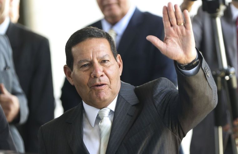 Abstenção de mais de 30% em eleições municipais faz Mourão cogitar fim do voto obrigatório