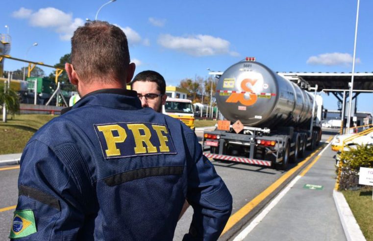 PRF faz operação contra sonegação fiscal na venda de etanol