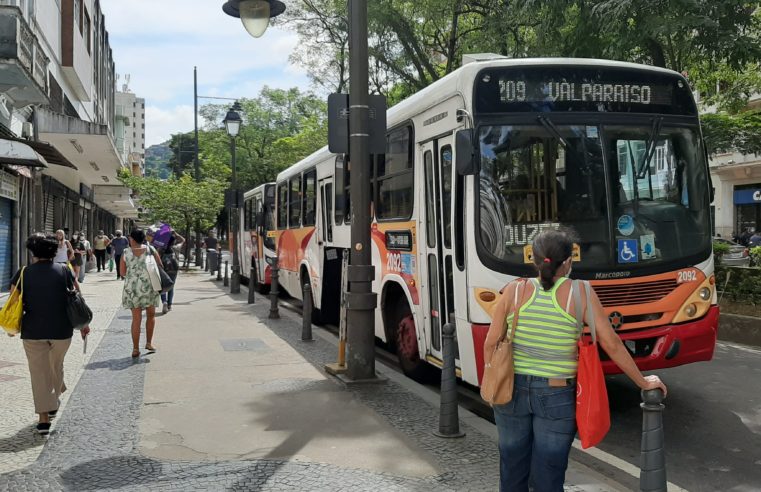 Mudança de local de linhas da Petroita. Pontos de ônibus voltam para a rua Paulo Barbosa no Centro