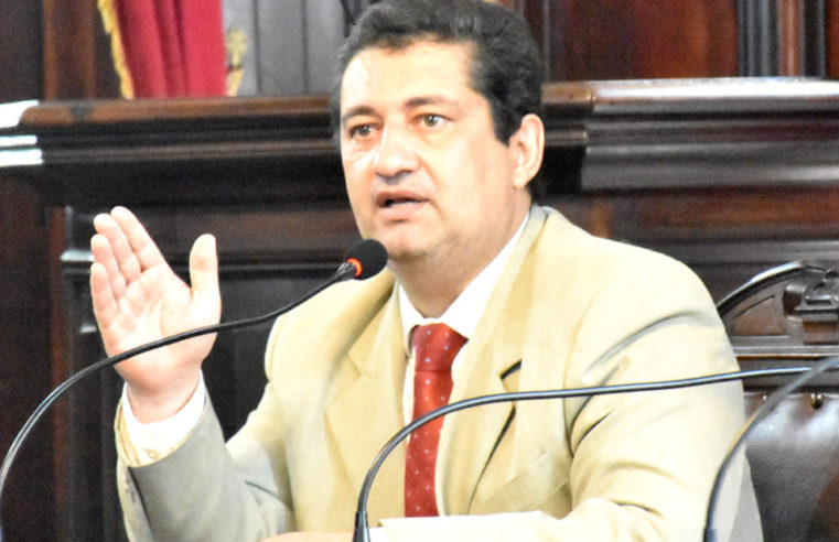 Procurador Geral do Município e presidente da CPTrans buscam diálogo com manifestantes para garantir restabelecimento do serviço de transporte
