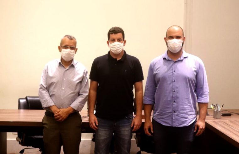 Petrópolis pode ganhar uma unidade da Casa do Trabalhador. O anúncio foi feito pelo prefeito interino Hingo Hammes, que se reuniu nesta quarta-feira com o secretário de Trabalho e Renda do Estado do Rio de Janeiro, Capitão Paulo Teixeira