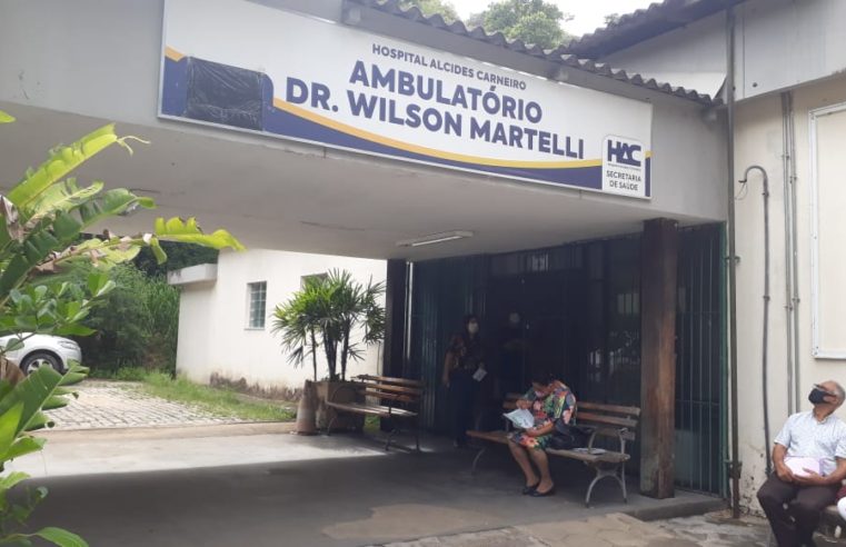 Duzentos pacientes que aguardavam consultas ambulatoriais na rede municipal de saúde foram atendidos neste sábado em mutirão organizado pelo Município. As consultas eram de seis cirurgia geral, cardiologia, ortopedia, enfermagem e neurologia