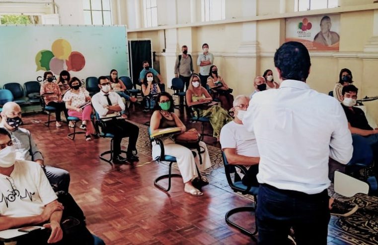 Em Petrópolis, servidores das secretarias e autarquias de economia mista participaram, na manhã desta segunda-feira (18), na Sala dos Conselhos, de uma capacitação voltada para a formação de agentes de convênios
