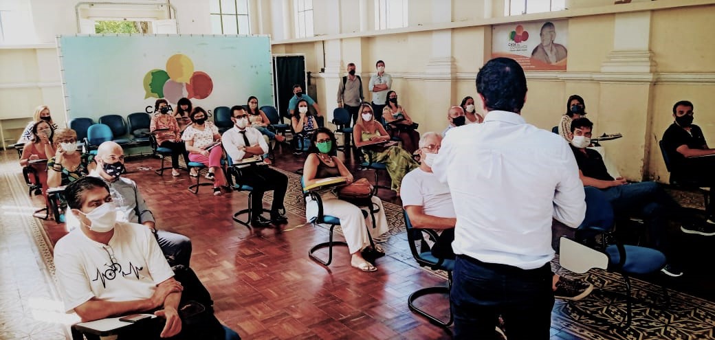 Em Petrópolis, servidores das secretarias e autarquias de economia mista participaram, na manhã desta segunda-feira (18), na Sala dos Conselhos, de uma capacitação voltada para a formação de agentes de convênios