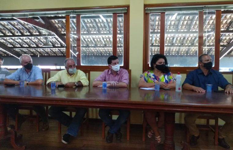 Prefeitura de Petrópolis, reuniu na última segunda-feira (18), no Parque Municipal de Itaipava, um grupo de empresários e representantes da sociedade civil para debater maneiras de incrementar o turismo na região