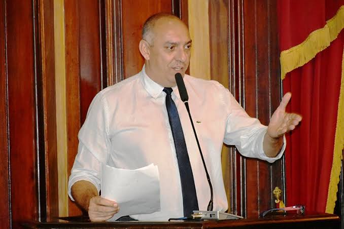 Maurinho Branco, (Dem) suplente de Hingo Hammes, assume vaga na Câmara, até que o vereador retome o posto