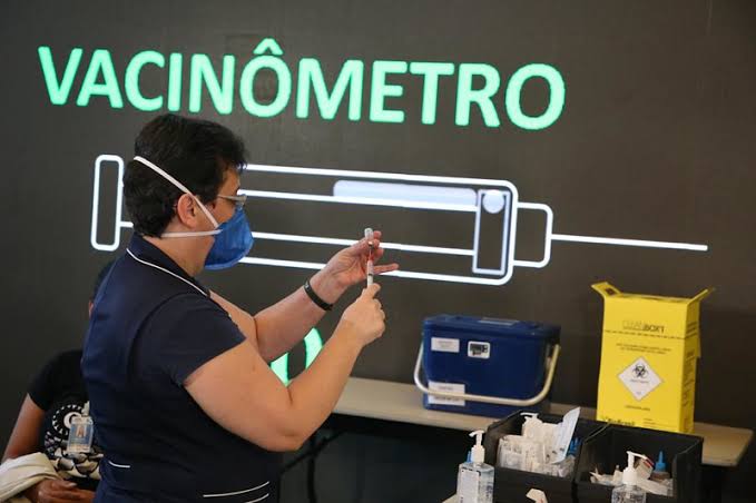 Na tarde desta sexta-feira (22), foi lançado o vacinômetro para que a população possa acompanhar o número de pessoas já vacinadas contra a Covid-19 na Cidade.