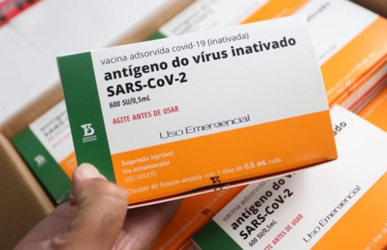 Petrópolis recebeu nova remessa de vacinas: 390 para 1ª dose e 3.450 para 2ª dose. O Município recebeu até agora imunizantes para 12 mil pessoas: 8.545 doses já foram aplicadas