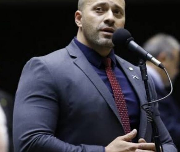 PGR denuncia ao STF deputado Daniel Silveira preso, pela Polícia Federal, em Petrópolis