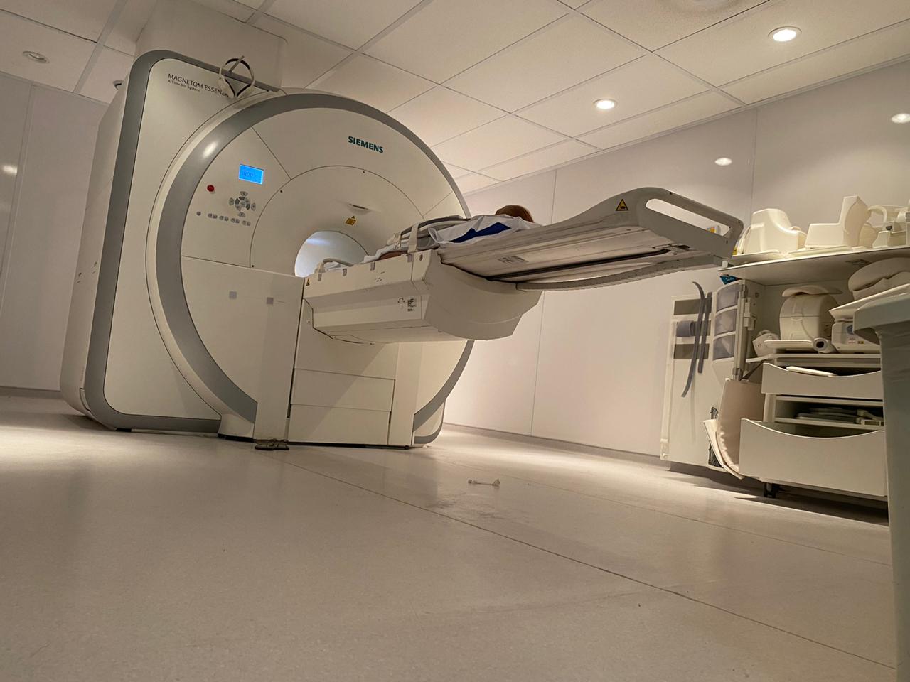 Os aparelhos de ressonância magnética e tomografia voltaram a funcionar nesta sexta-feira no Hospital Alcides Carneiro (HAC)