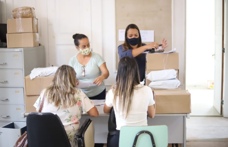 Secretaria de Educação recebeu nesta sexta-feira a última remessa do primeiro lote de cartões do programa Merenda Certa