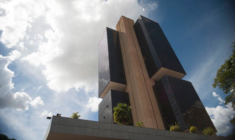 Câmara aprova projeto que estabelece autonomia ao Banco Central