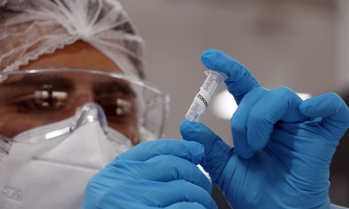 Vacinação Covid: em Petrópolis, 11.922 pessoas receberam a primeira dose e outras 4.679 receberam a segunda dose do imunizante